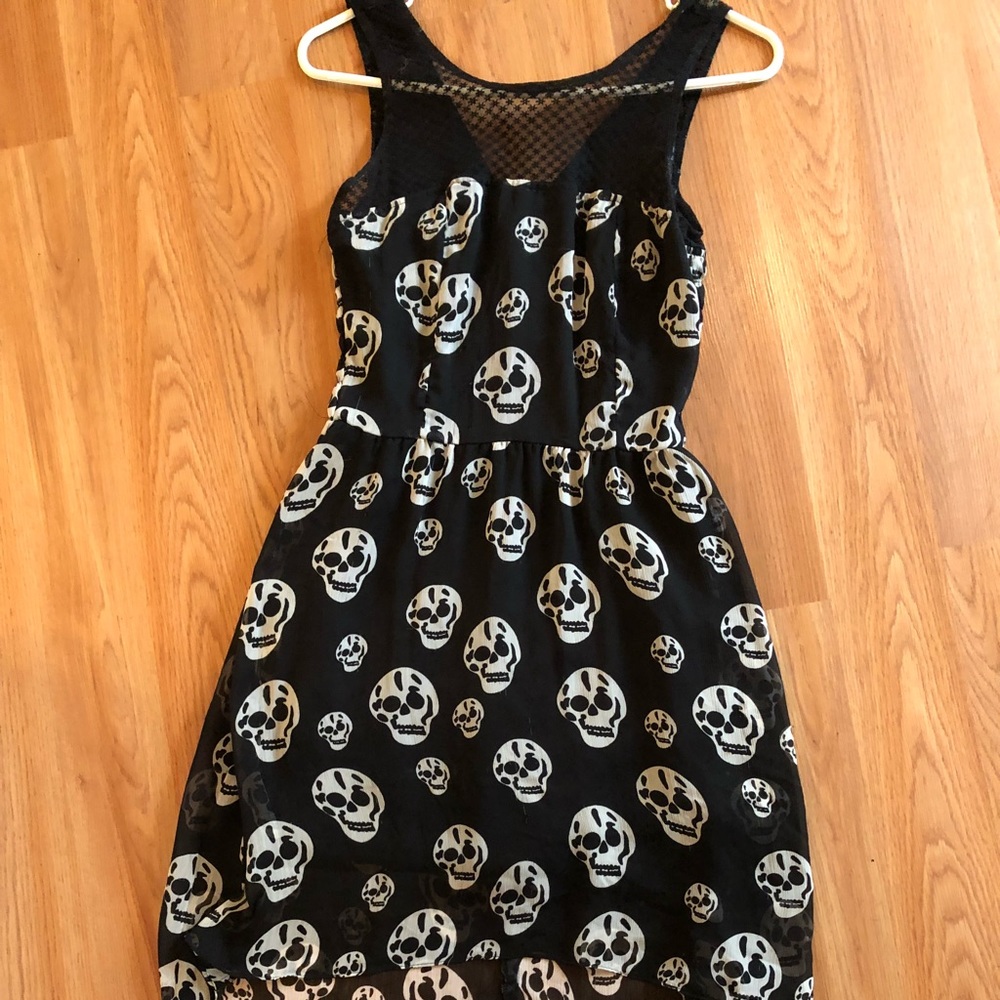 Hi-low skull dress size M